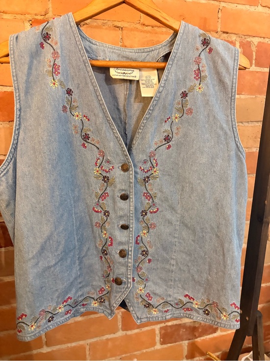 Northern Reflections Jackets & Blazers - Northern Treasures Floral Embroidered Denim Vest Women’s M